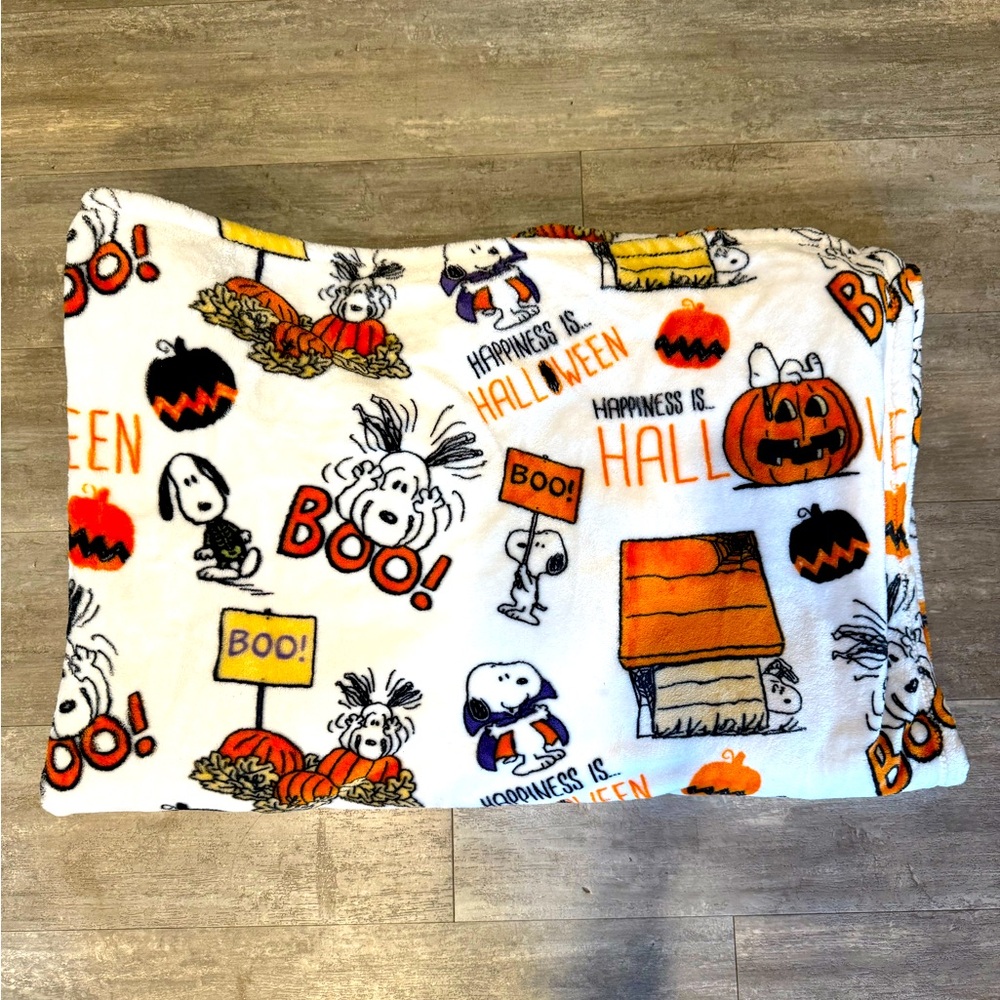 Snoopy Halloween Blanket 🎃